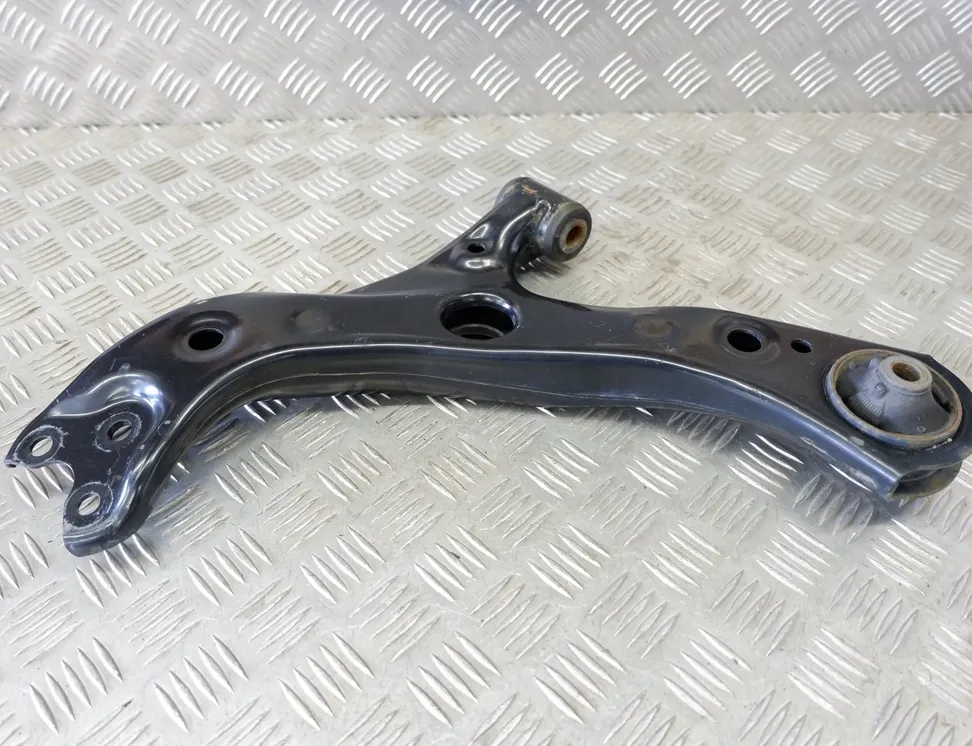 TOYOTA Prius 4 generation (XW50) (2015-2023) Bras avant gauche 48069-47060 34927021