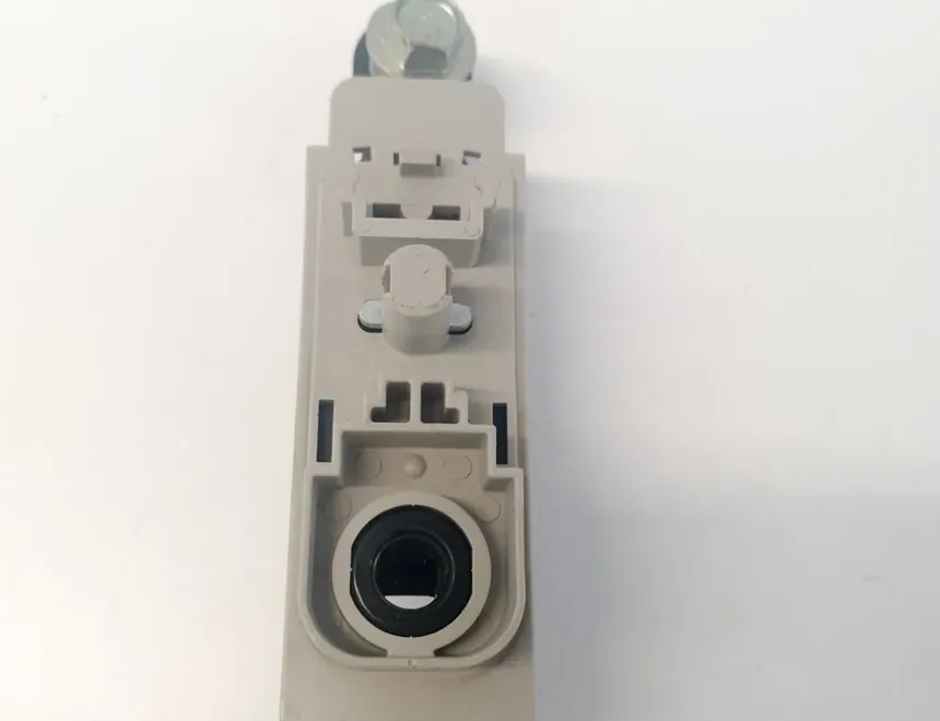 SUBARU Forester SJ (2012-2018) Ajusteur de hauteur de ceinture de sécurité avant gauche F4203 11310335