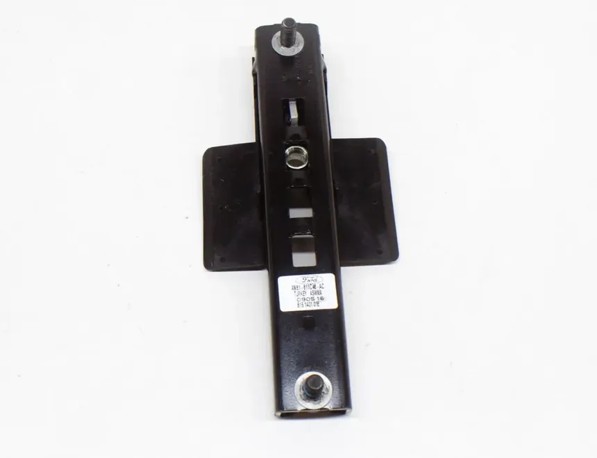 FORD Focus RS 3 generation (2016-2018) Réglage de la hauteur de la ceinture de sécurité avant droite AM51-611C46-AC 11675997