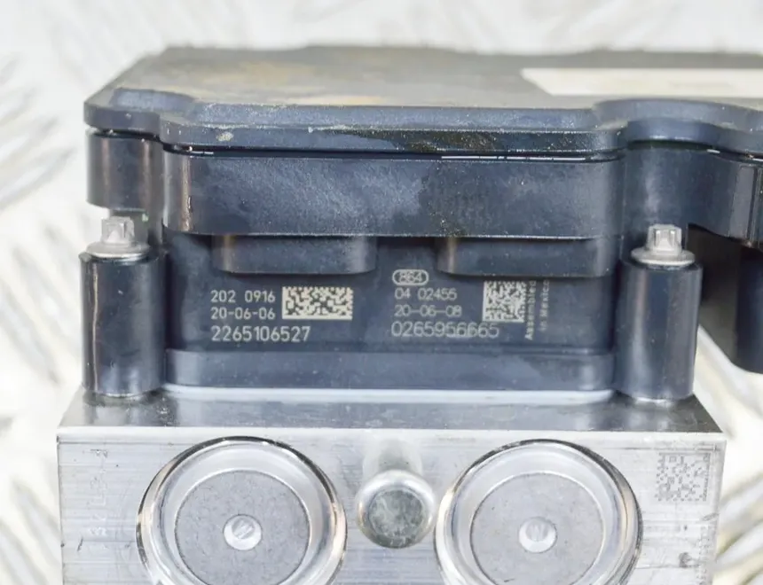 TESLA Model Y 1 generation (2020-2024) Pompe ABS 0265956665,1044745-00-B,2265106527 13581165