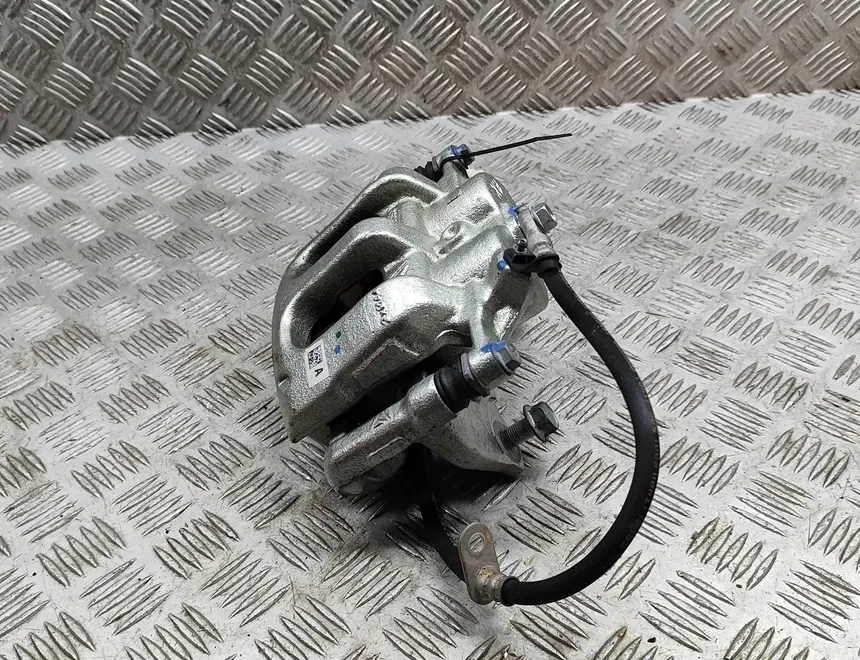 TOYOTA C-HR 2 generation (2023-2024) Étrier de frein avant gauche 47750-F9010 30445362