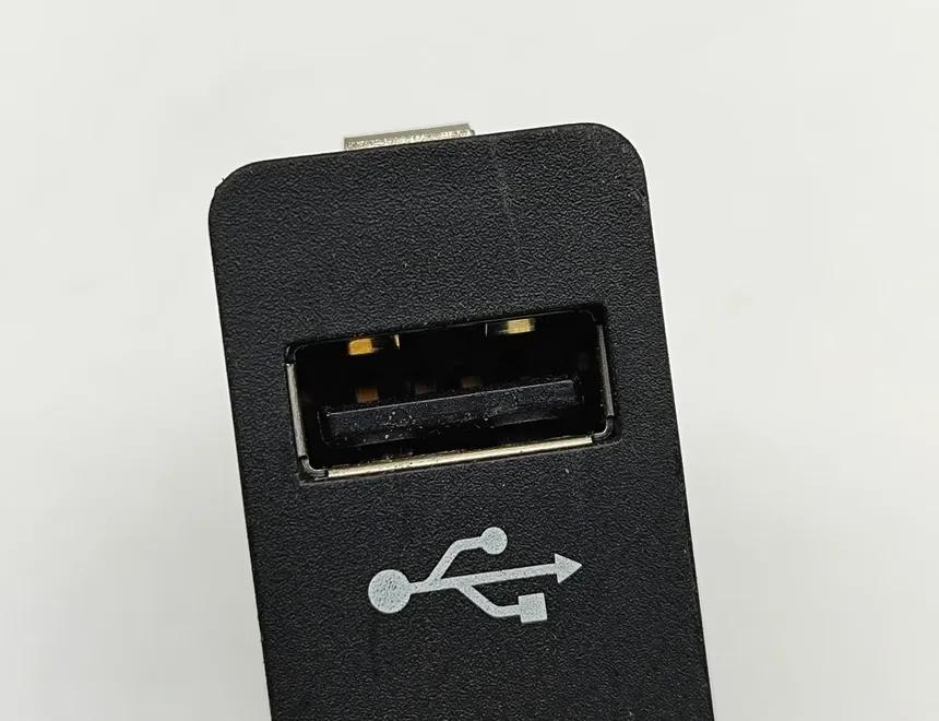 BMW X2 F39 (2017-2023) USB 6820397 30745485