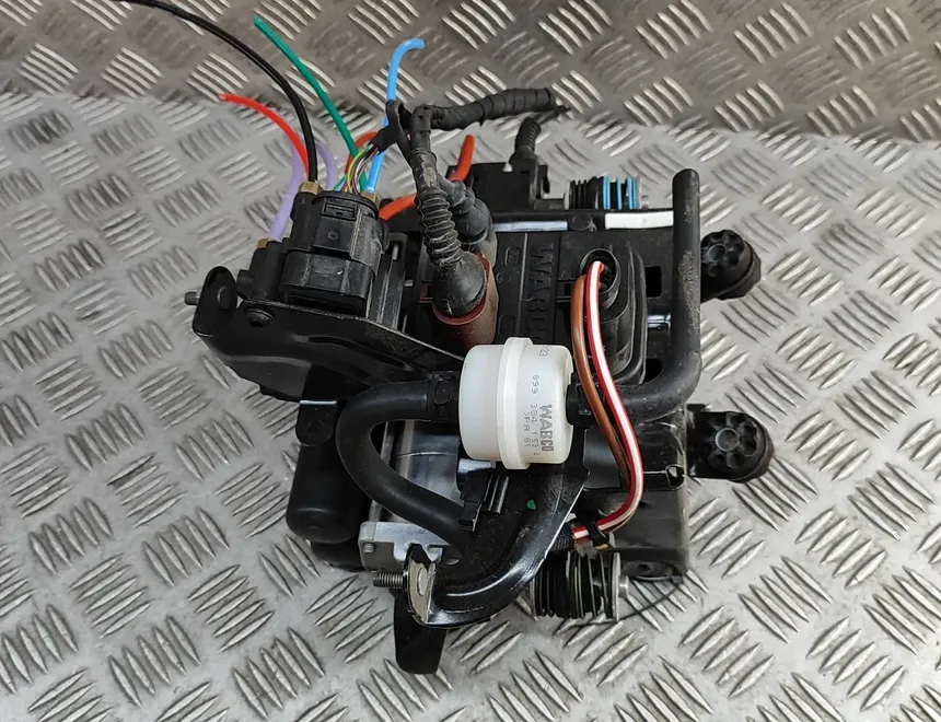 VOLKSWAGEN Touareg 3 generation (2018-2024) Compresseur de suspension 443020300,26071634,415406610,4M0616005J 30907113