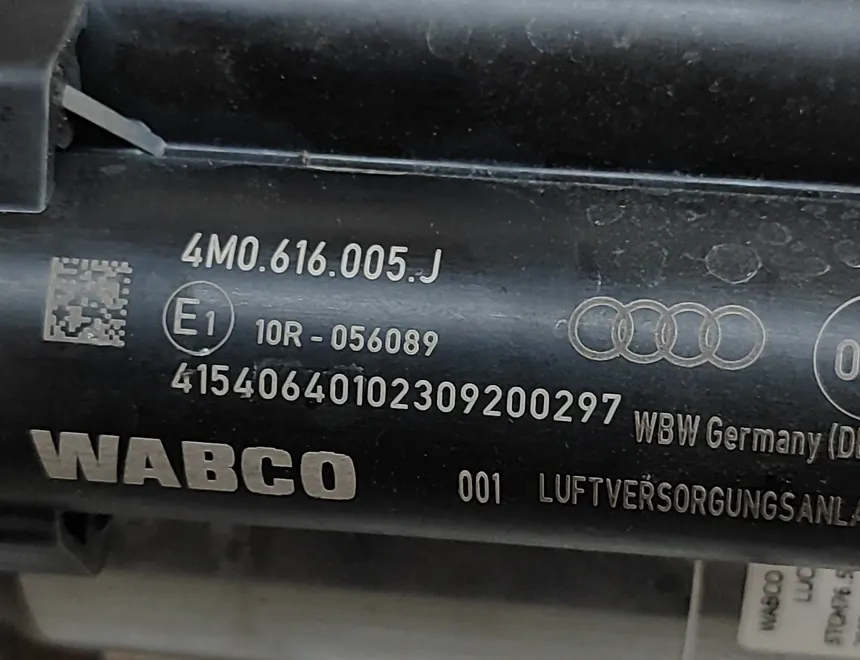 VOLKSWAGEN Touareg 3 generation (2018-2024) Compresseur de suspension 443020300,26071634,415406610,4M0616005J 30907113