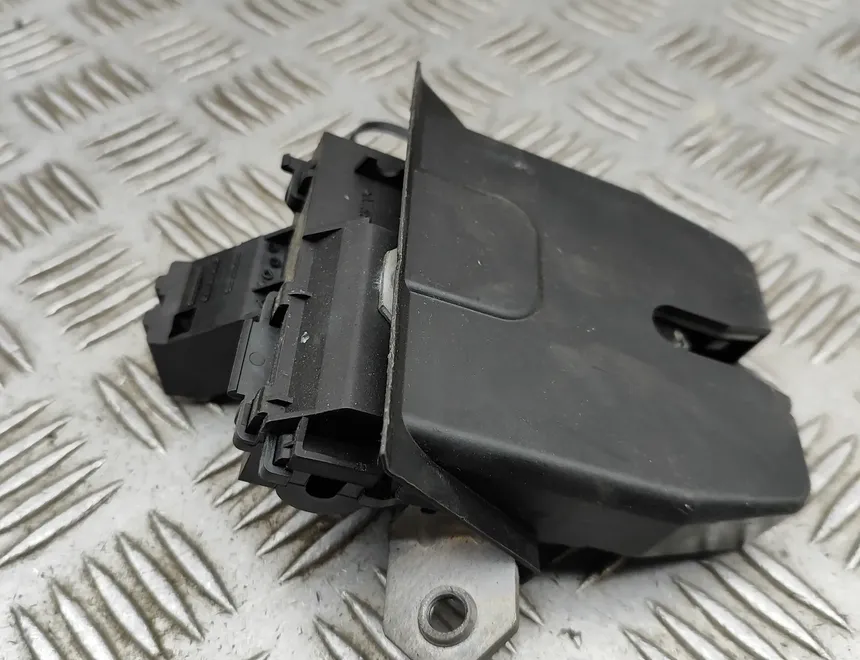 FORD Focus 3 generation (2011-2020) Verrouillage du coffre du hayon 8M51-R442A66-DC 33151924