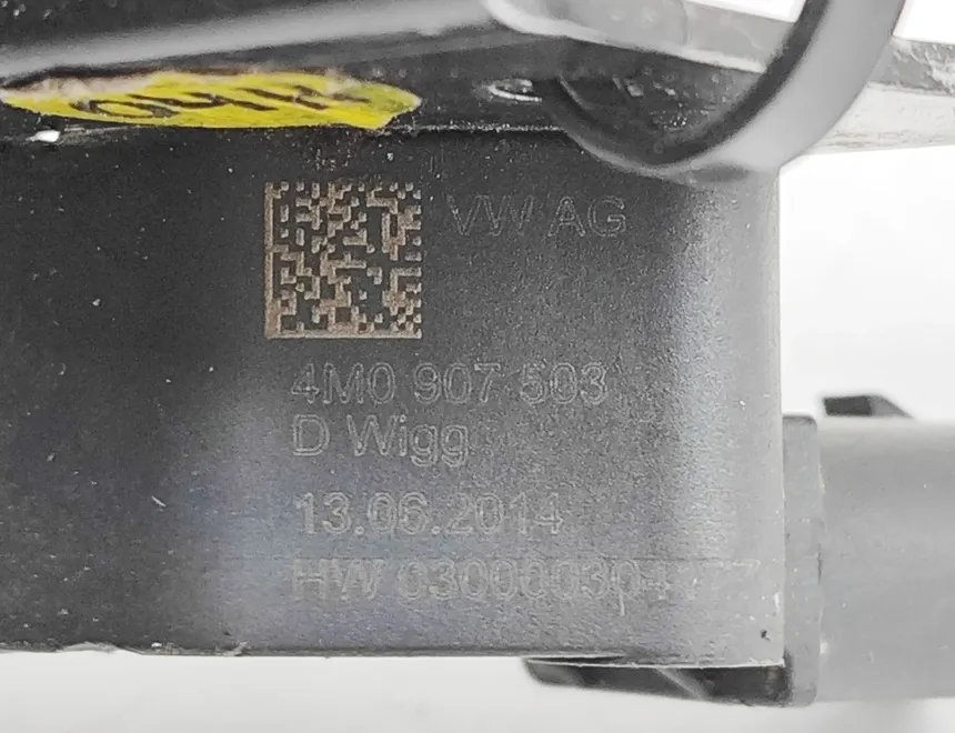 AUDI A4 B9/8W (2015-2024) Capteur de niveau avant gauche 4M0907503 2431640