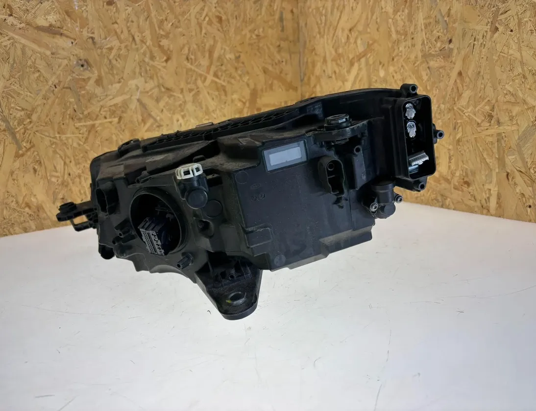 SKODA Superb 1 generation (2001-2008) Phare avant droit 3V1941016D 29682912