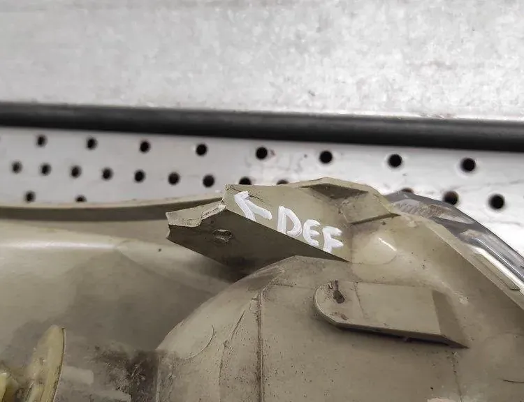 SAAB 9-5 1 generation (1997-2010) Phare avant droit 6704 17070663