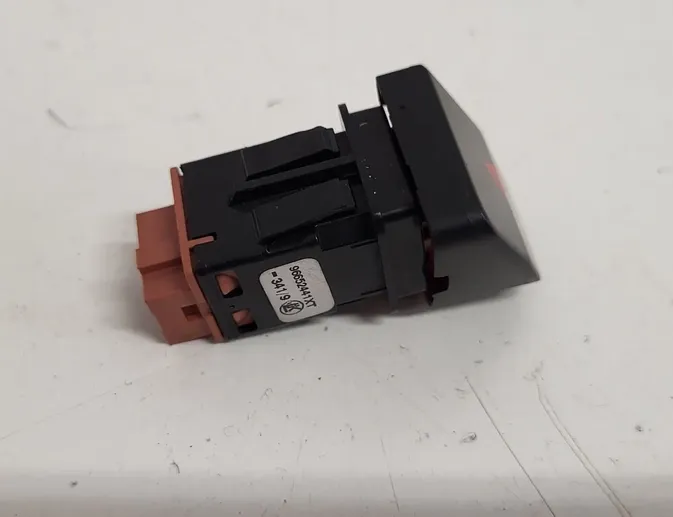 PEUGEOT 5008 1 generation (2009-2016) Bouton de danger 68767 23510082