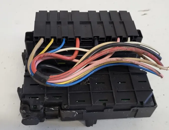 PEUGEOT 206 1 generation (1998-2009) Boîte à fusibles 9650664080 34496706