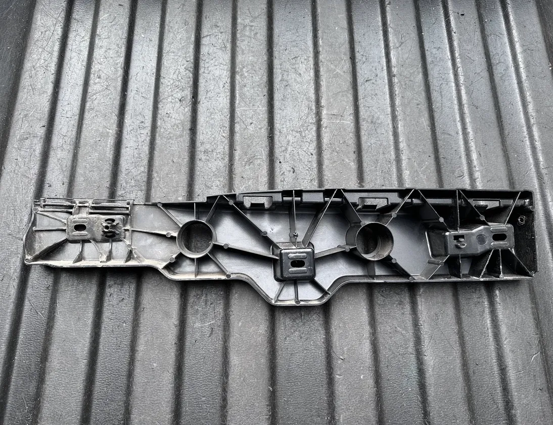 BMW 6 Series G32 (2017-2024) Support de jupe latérale arrière gauche 51777387359,113685,65781,7387359 31946401