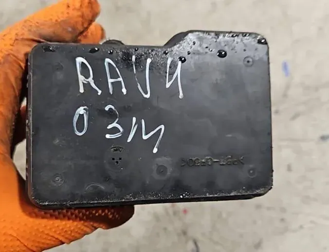 TOYOTA RAV4 4 generation (XA40) (2012-2018) Pompe ABS 4451042080,8954142050,1338000020 34680635