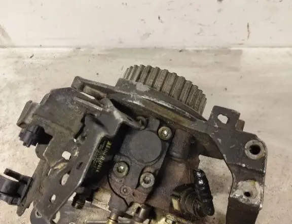 FORD Focus 2 generation (2004-2011) Pompe à carburant 36000265,0445010102,9656300380,0583076,96563003,9654794380,Y60513800C9A,1490844,96547943,9683703780,1520069K00000,36002235 34684541