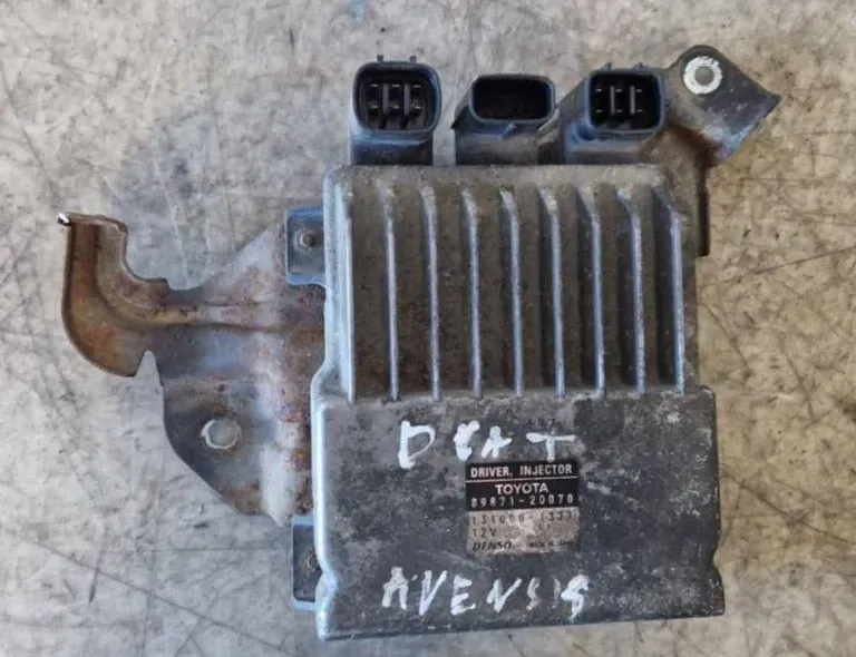 TOYOTA Avensis 2 generation (2002-2009) Calculateur d'injecteurs de carburant 1310001371,8987120070 34688624