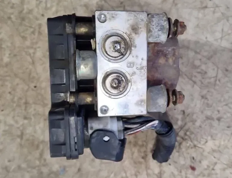 TOYOTA Yaris 2 generation (2005-2012) Pompe ABS 8954152230 34693557