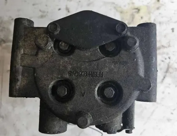 FORD Mondeo 3 generation (2000-2007) Pompe de climatisation 34684970
