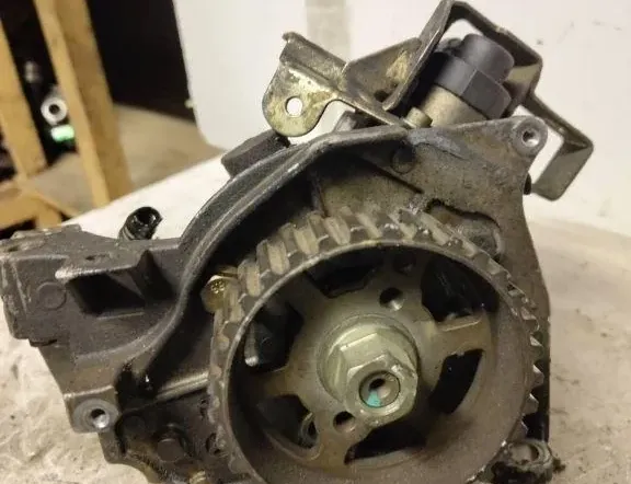 FORD Focus 2 generation (2004-2011) Pompe à carburant 36000265,0445010102,9656300380,0583076,96563003,9654794380,Y60513800C9A,1490844,96547943,9683703780,1520069K00000,36002235 34684541