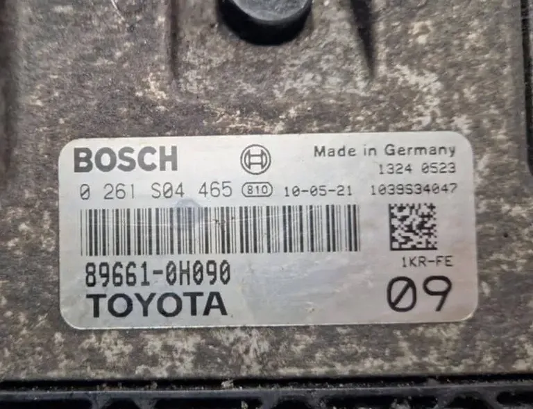 TOYOTA Yaris 2 generation (2005-2012) Calculateur d'unité de commande du moteur 896610H090,1039S34047,0261S04465 34699437