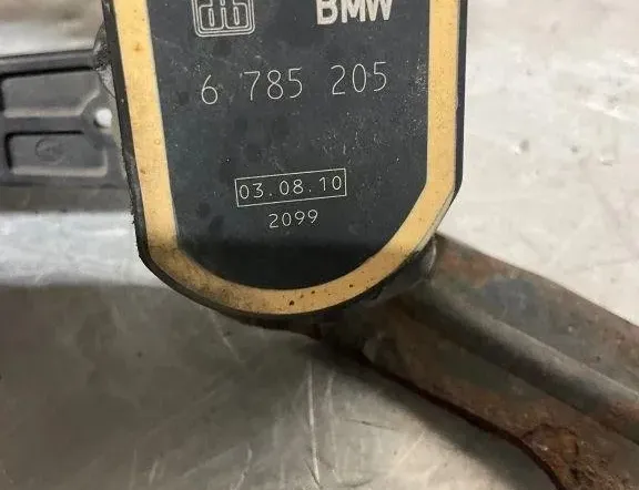 BMW X5 E70 (2006-2013) Capteur de niveau avant gauche 6785205 30384231