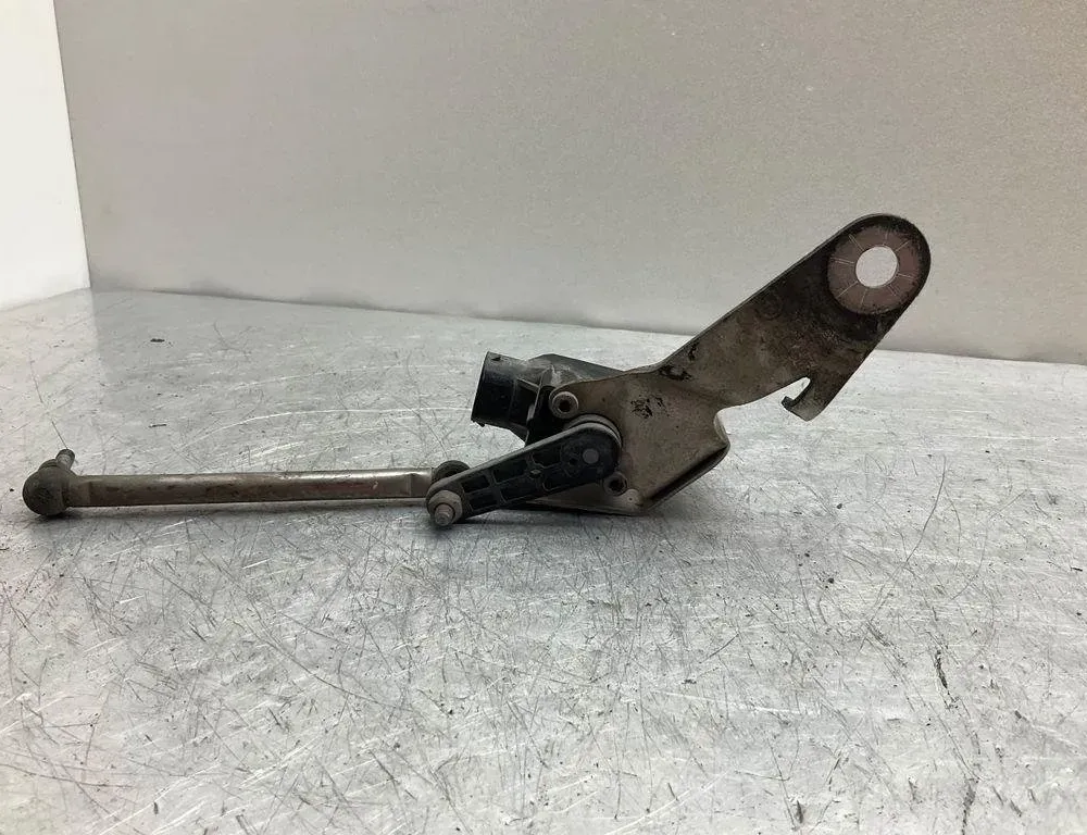 BMW 5 Series E60/E61 (2003-2010) Capteur de niveau avant gauche 6784694 30394224