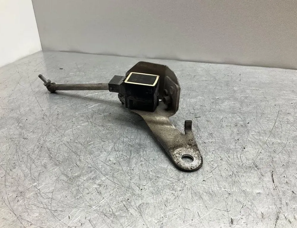 BMW 5 Series E60/E61 (2003-2010) Capteur de niveau avant gauche 6784694 30394224