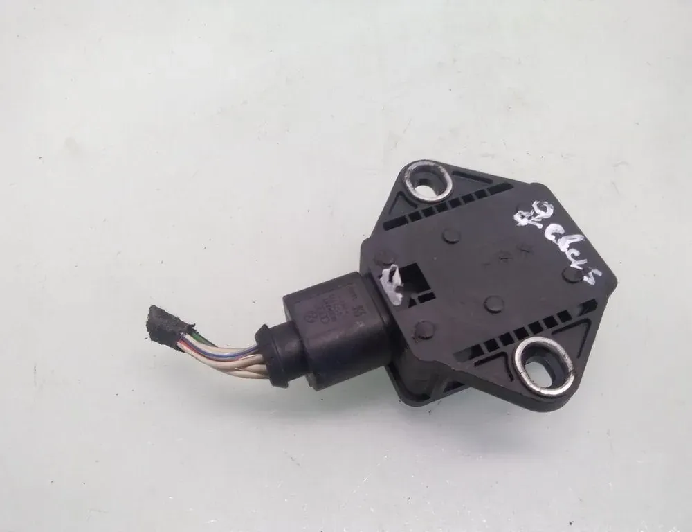 AUDI A6 C5/4B (1997-2004) Capteur d'accélération 8E0907637A 35060155