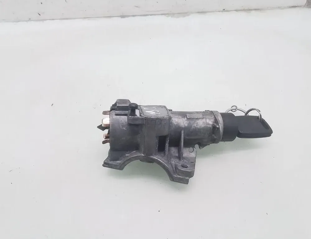 AUDI A4 B5/8D (1994-2001) Serrure d'allumage 4B0905851C 35057858