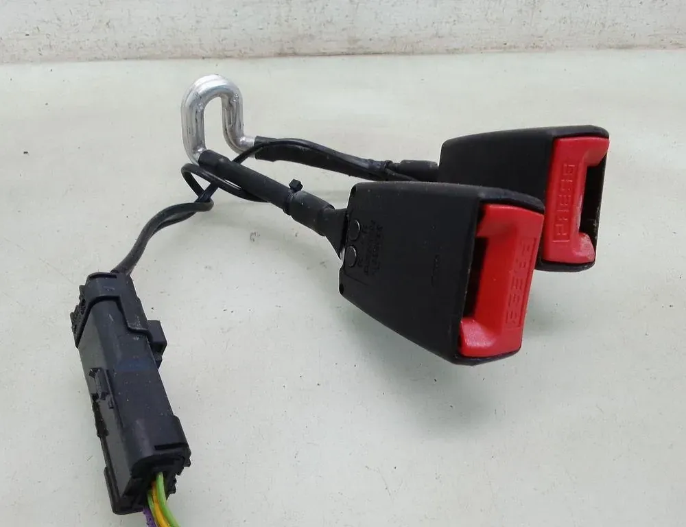 CITROËN C5 2 generation (2008-2017) Boucle du siège arrière central 96480895 35082472