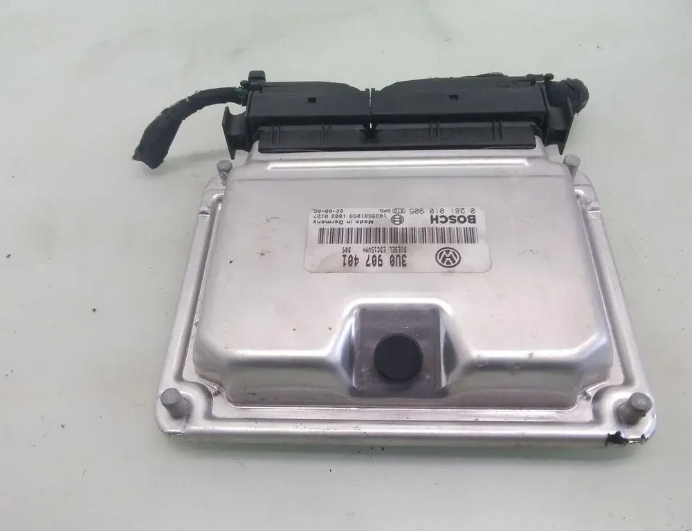SKODA Superb 1 generation (2001-2008) Calculateur d'unité de commande du moteur 3U0907401 35092358