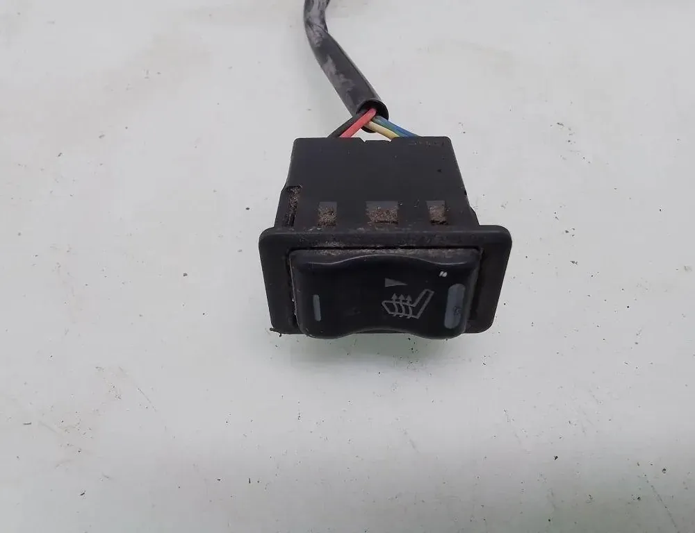 NISSAN X-Trail T30 (2001-2007) Interrupteur de chauffage de siège 35089989