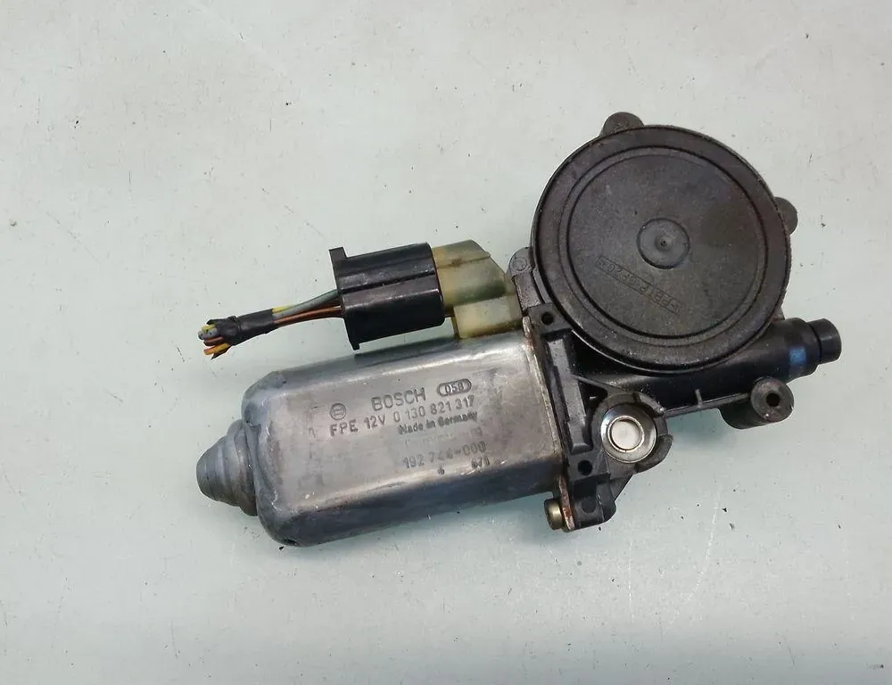 LAND ROVER Range Rover 2 generation (1994-2002) Moteur de lève-vitre de porte avant gauche 192744000 35096213