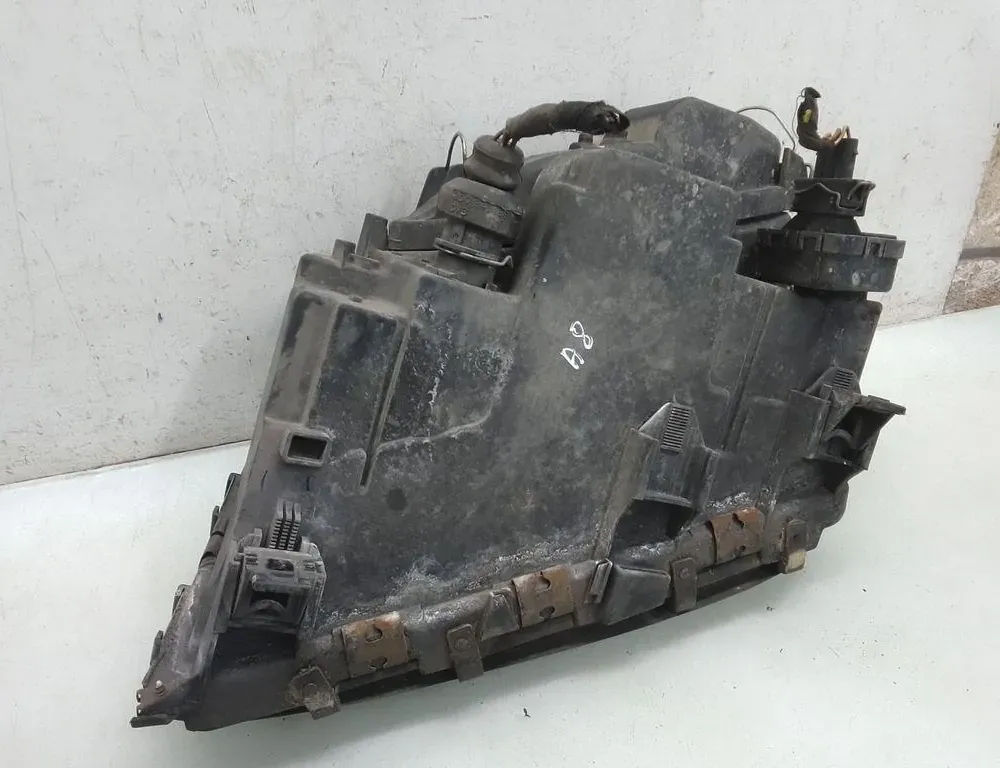AUDI A8 D2/4D (1994-2002) Phare avant droit 35066973