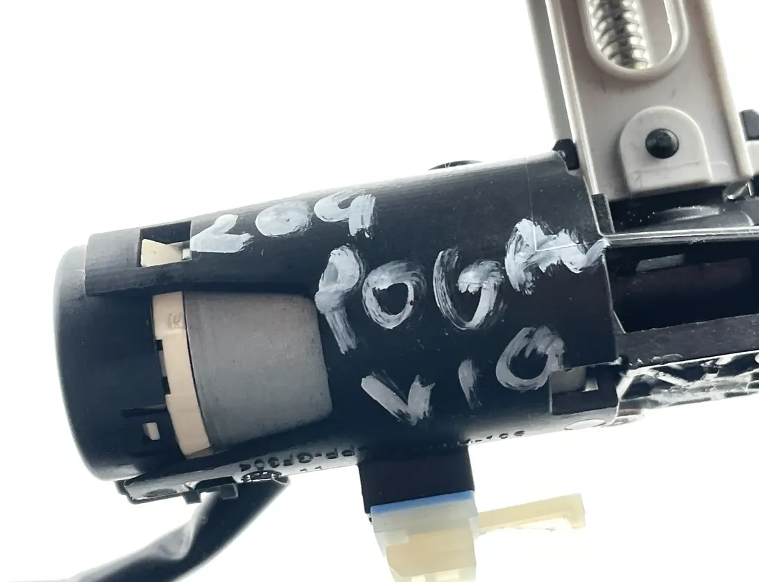 BMW 5 Series G30/G31 (2016-2023) Moteur de commande du siège avant gauche 7314217-XX,939500-108 34264746