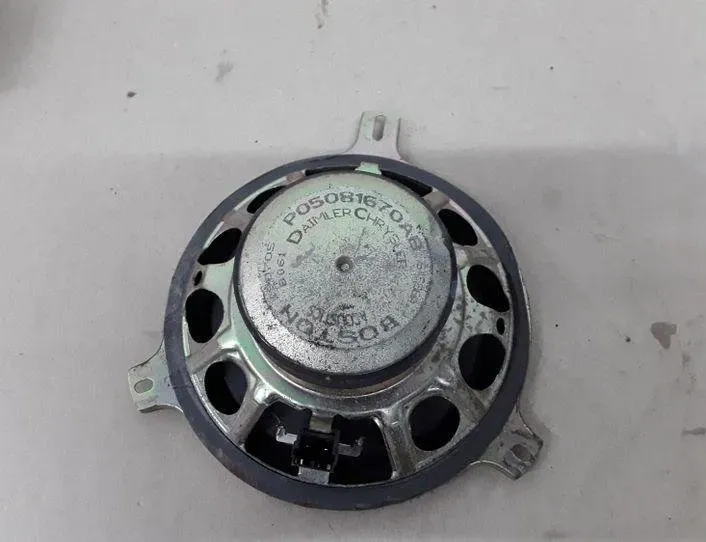 JEEP Commander 1 generation (2006-2010) Haut-parleur sonore de porte arrière gauche P05081670AB 25518334