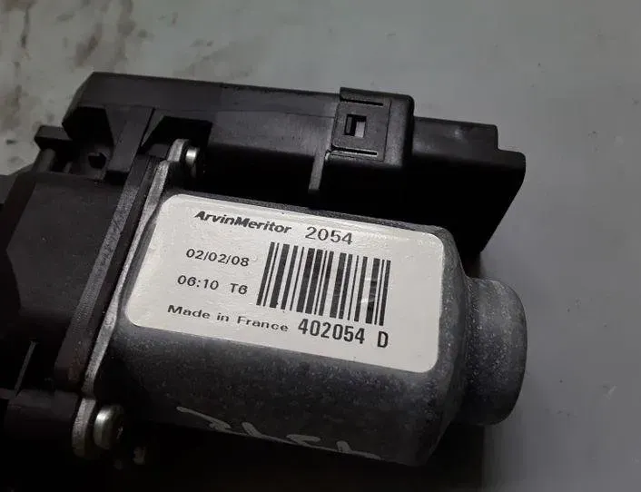 KIA Cee'd 1 generation (2007-2012) Moteur de commande de vitre de porte avant droite 2054,402054D 25522463