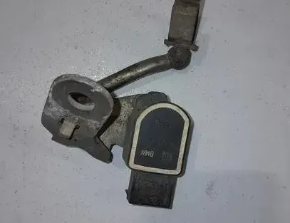 BMW 3 Series E90/E91/E92/E93 (2004-2013) Capteur de niveau avant gauche 6785205 25561648