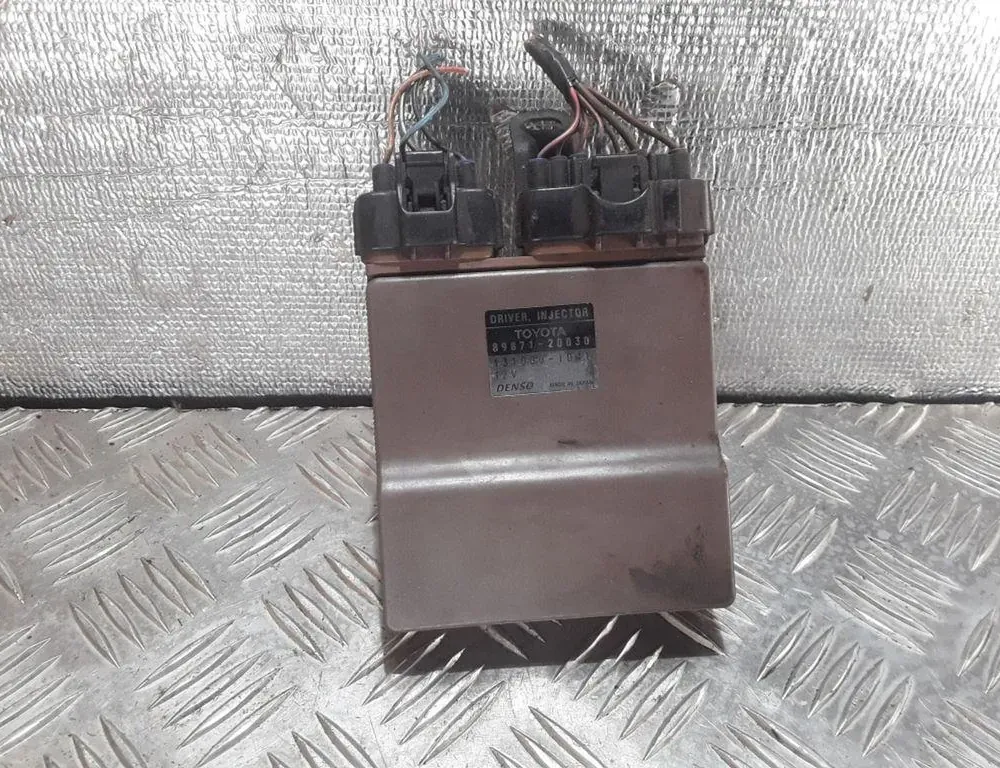 TOYOTA Corolla E120 (2000-2008) Calculateur d'injecteurs de carburant 8987120030 33835074