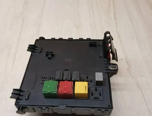 OPEL Signum C (2003-2008) Boîte à fusibles 13112909 34914106