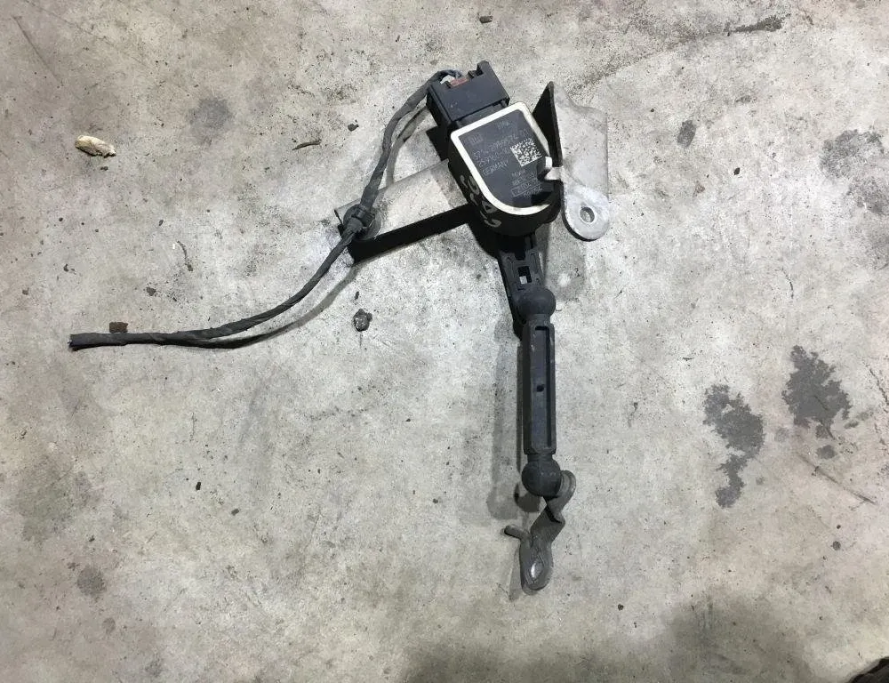 BMW 7 Series G11/G12 (2015-2023) Capteur de niveau de hauteur arrière droit 2959574 30502031