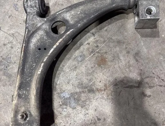 SEAT Alhambra 2 generation (2010-2021) Bras de triangle avant 3C0407151G 33701054