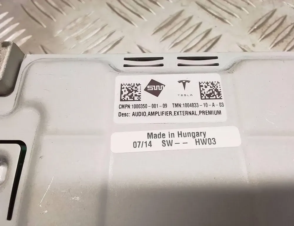 TESLA Model 3 1 generation (2017-2024) Amplificateur d'antenne du couvercle de coffre 100483310A03,100035000109 34620236