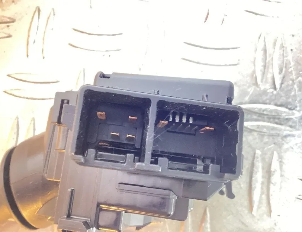 LEXUS RX 4 generation (2015-2024) Contrôle des essuie-glaces 17F864 34623959