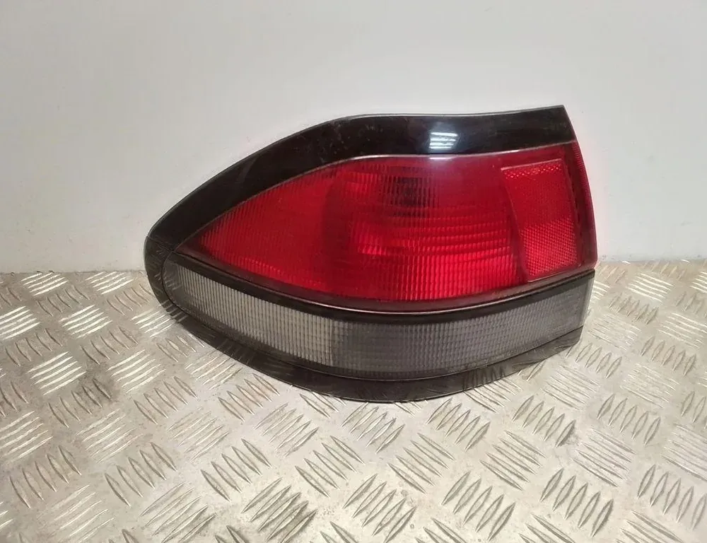 MAZDA 626 GF (1997-2002) Feu arrière gauche 22061825 34610912