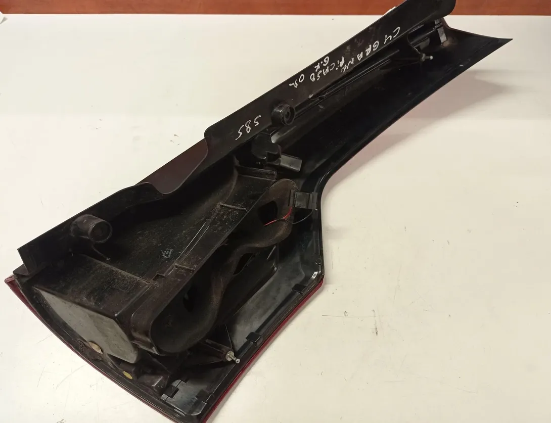 CITROËN C4 Picasso 1 generation (2006-2013) Feu arrière gauche 00946601 28630923