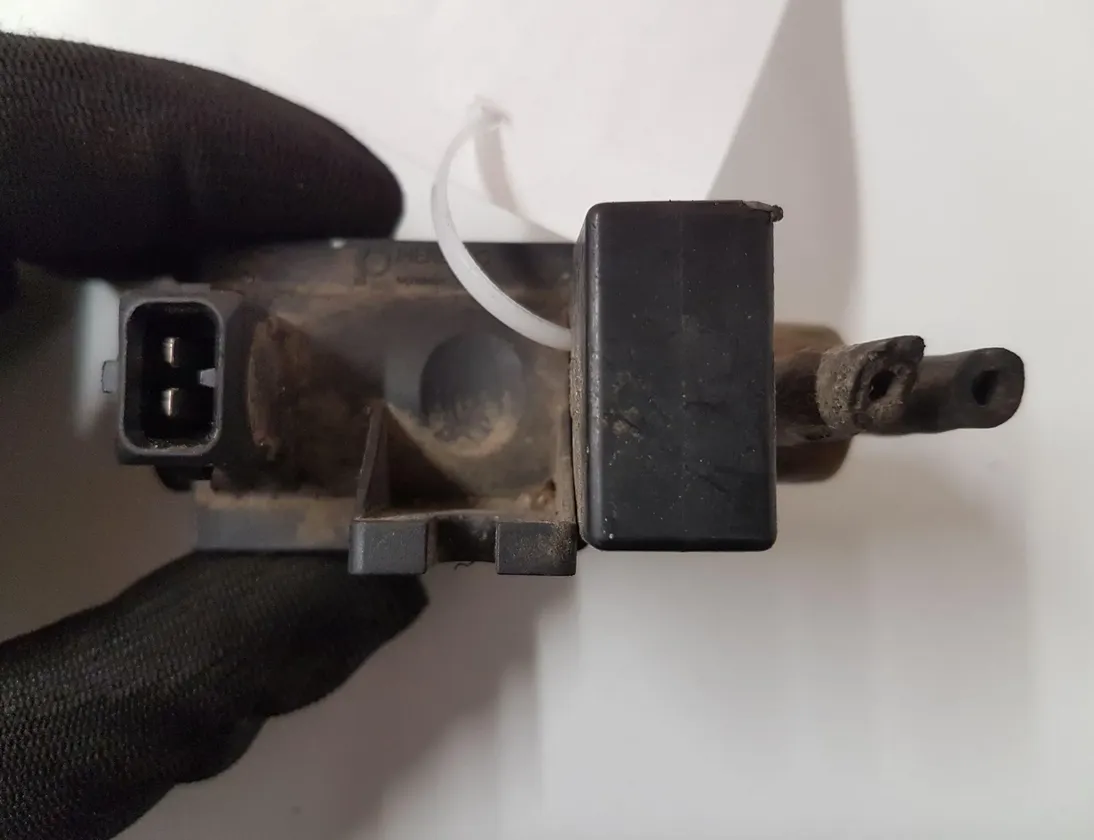 OPEL Astra J (2009-2020) Électrovanne 70281400 28750628