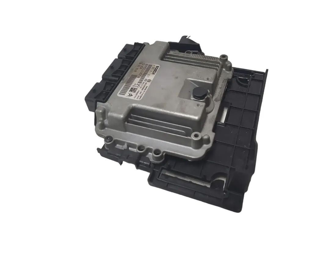 PEUGEOT 407 1 generation (2004-2010) Calculateur d'unité de commande du moteur 0281011633 28779341