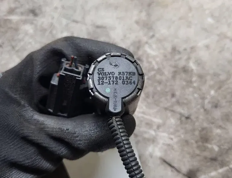 VOLVO V70 3 generation (2007-2020) Soupape de poulie d'admission 30757801 34930323