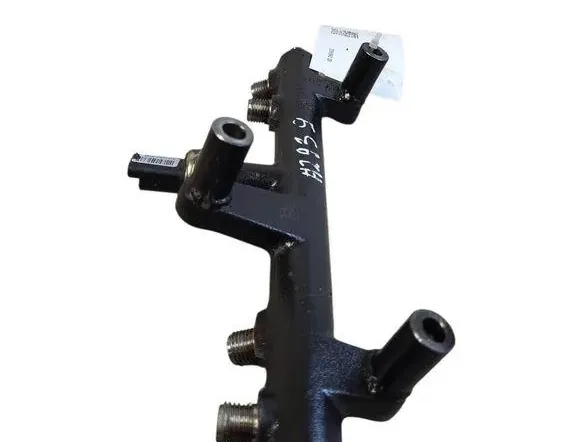 FORD Kuga 2 generation (2013-2020) Rampe de carburant 9681909680 34524039