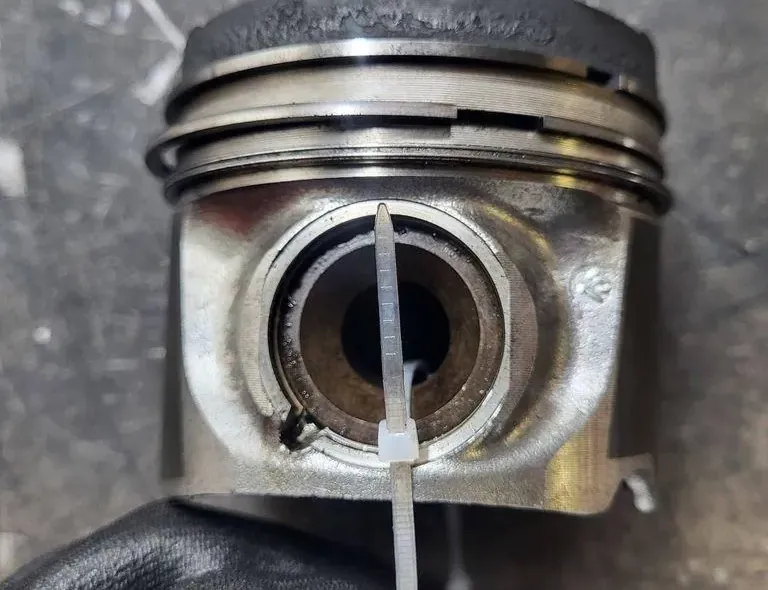 VOLVO V60 1 generation (2010-2020) Piston D5204T7 34502581