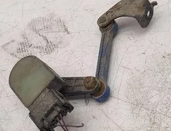 AUDI A4 B7/8E (2004-2008) Capteur de niveau avant gauche 8E0907503 30530375